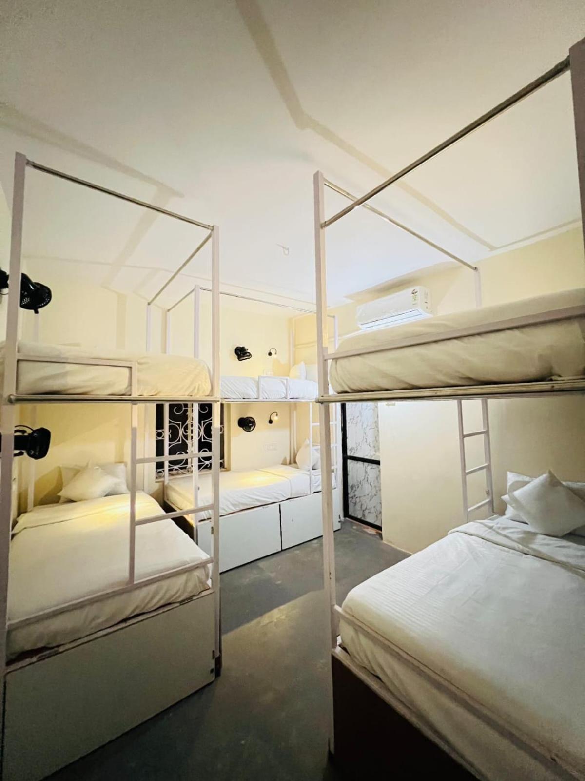 Hot - House Of Travellers, Vagator Hostel Ngoại thất bức ảnh