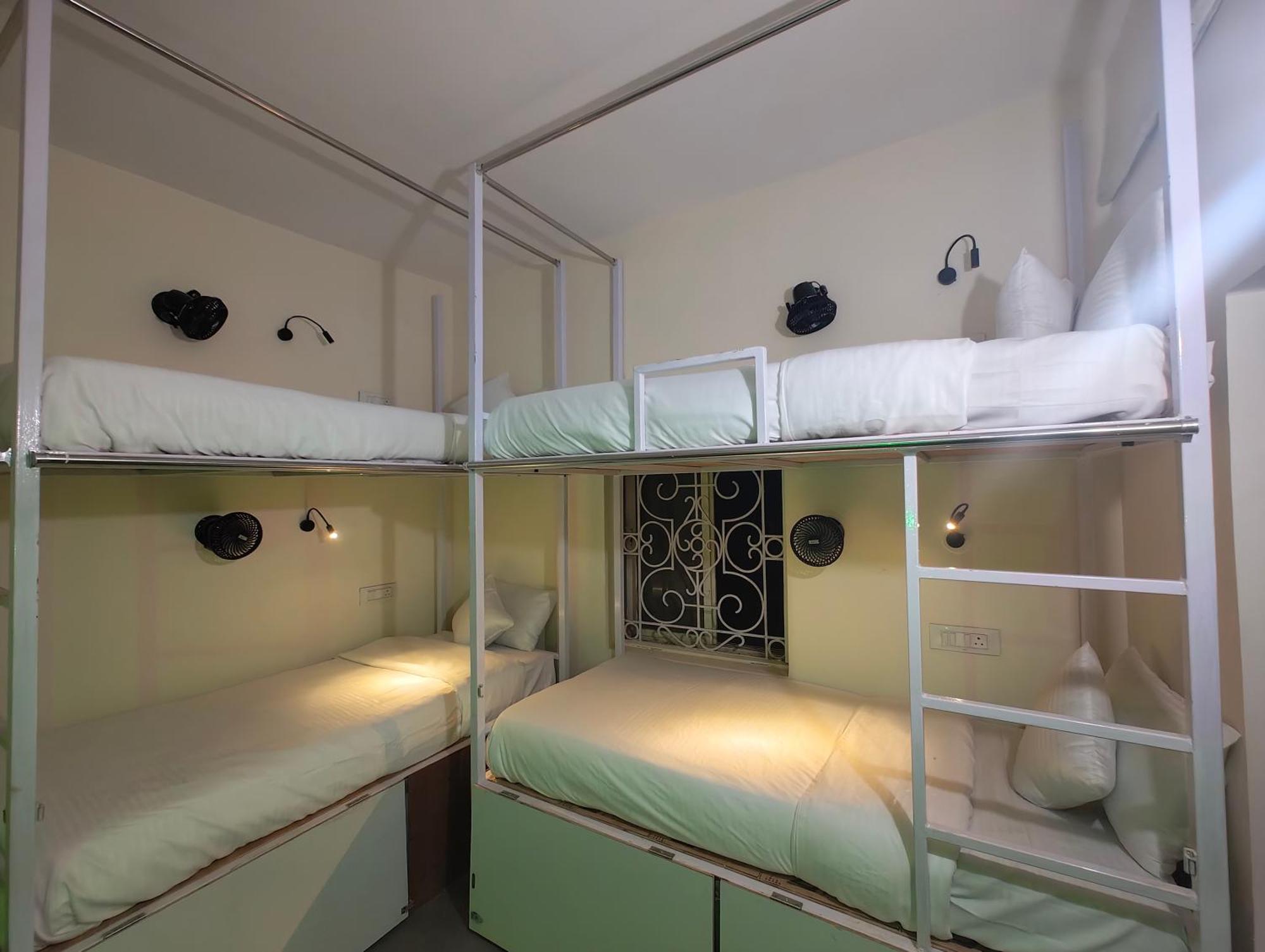 Hot - House Of Travellers, Vagator Hostel Ngoại thất bức ảnh