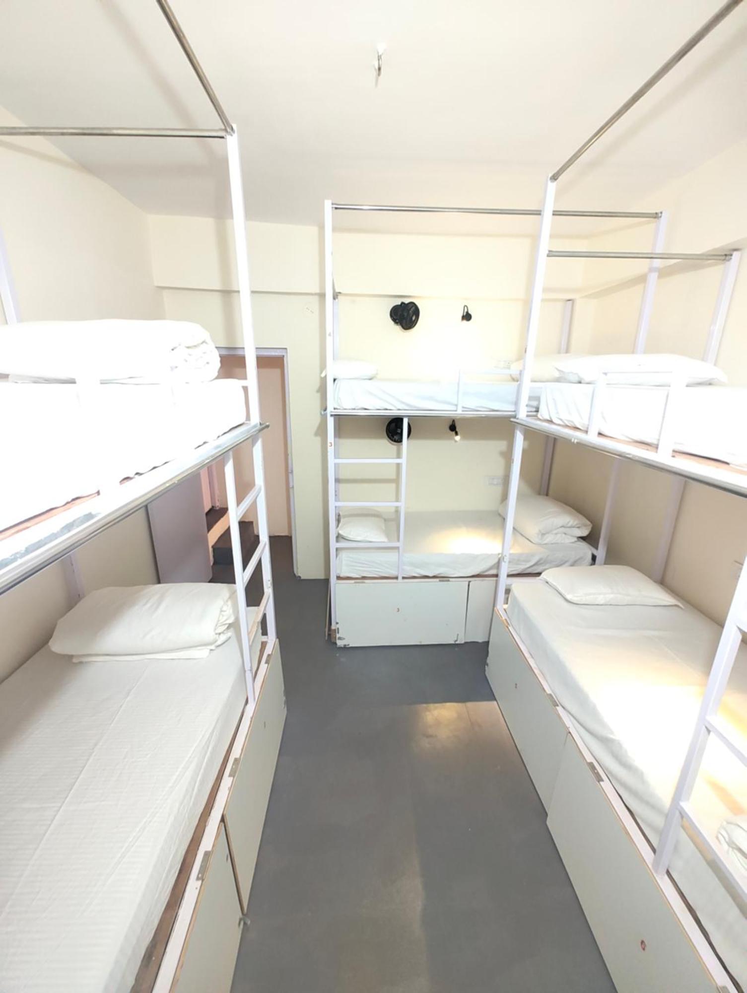 Hot - House Of Travellers, Vagator Hostel Ngoại thất bức ảnh